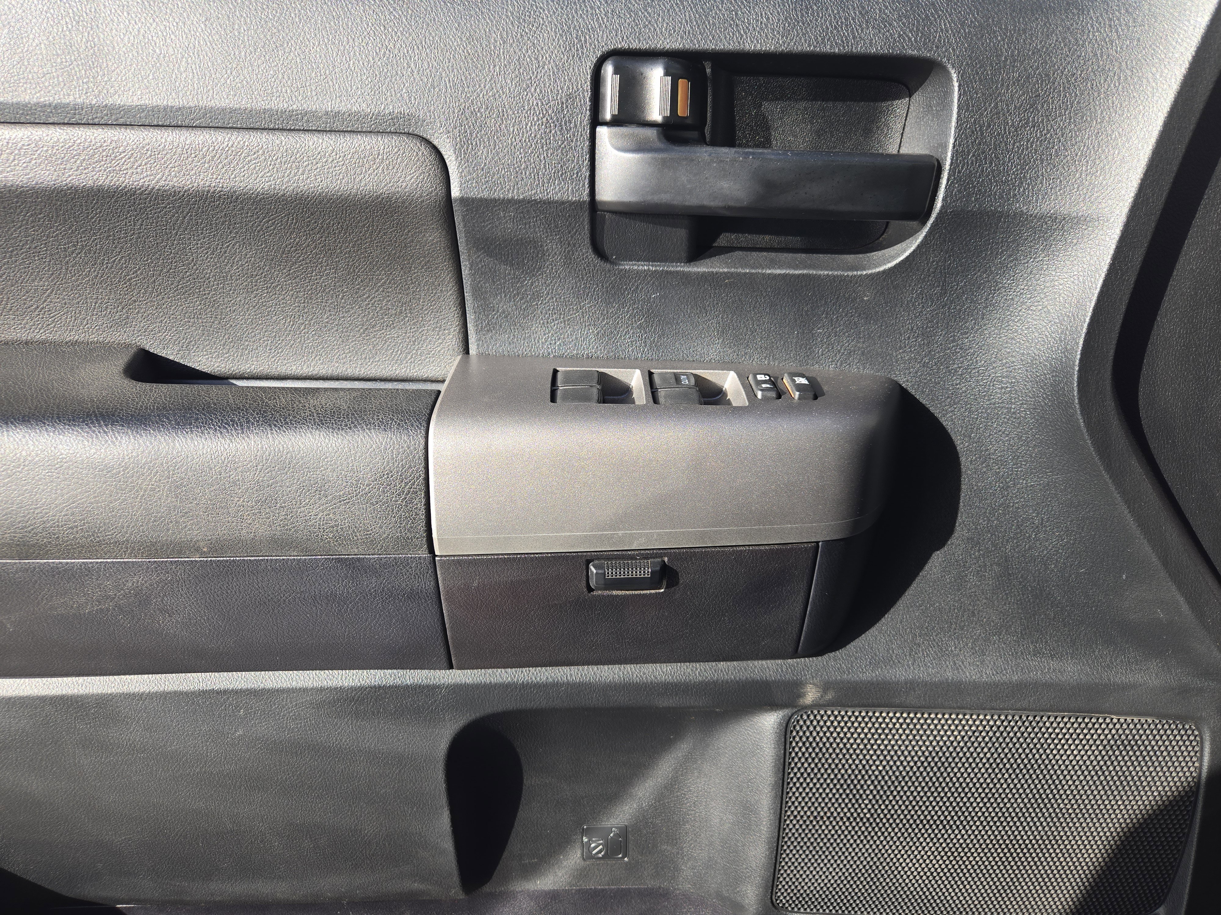 Used 2012 Toyota Tundra CREW 4WD V8 5.7 G image 23