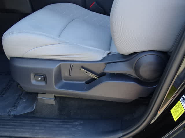 Certified 2025 Toyota Tacoma SR5 AWD/4WD image 17