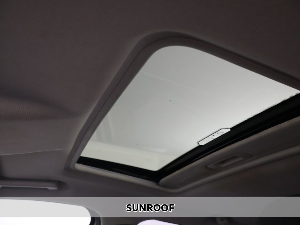 Used 2019 Ford EcoSport SE w/ SE Convenience Package image 4