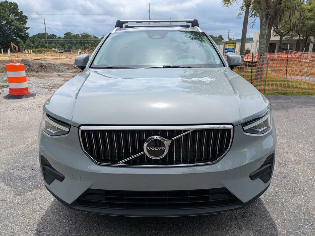 Used 2025 Volvo XC40 B5 Core w/ Protection Package Premier AWD/4WD image 9