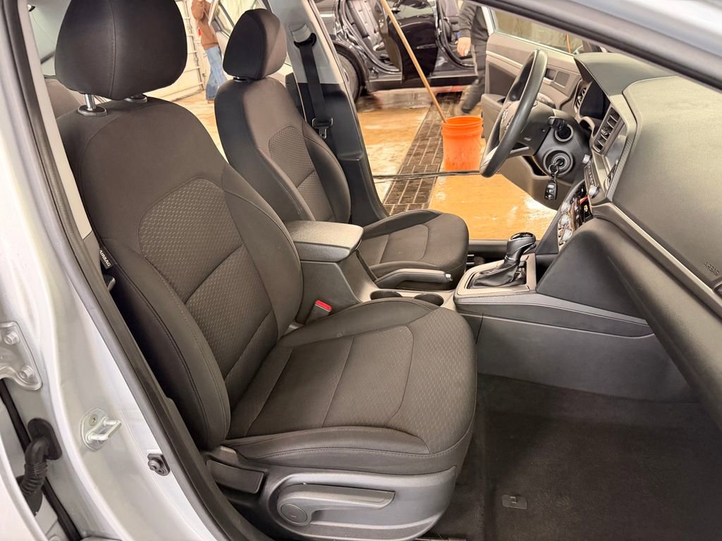 Used 2020 Hyundai Elantra SEL w/ Cargo Package (C1) image 29
