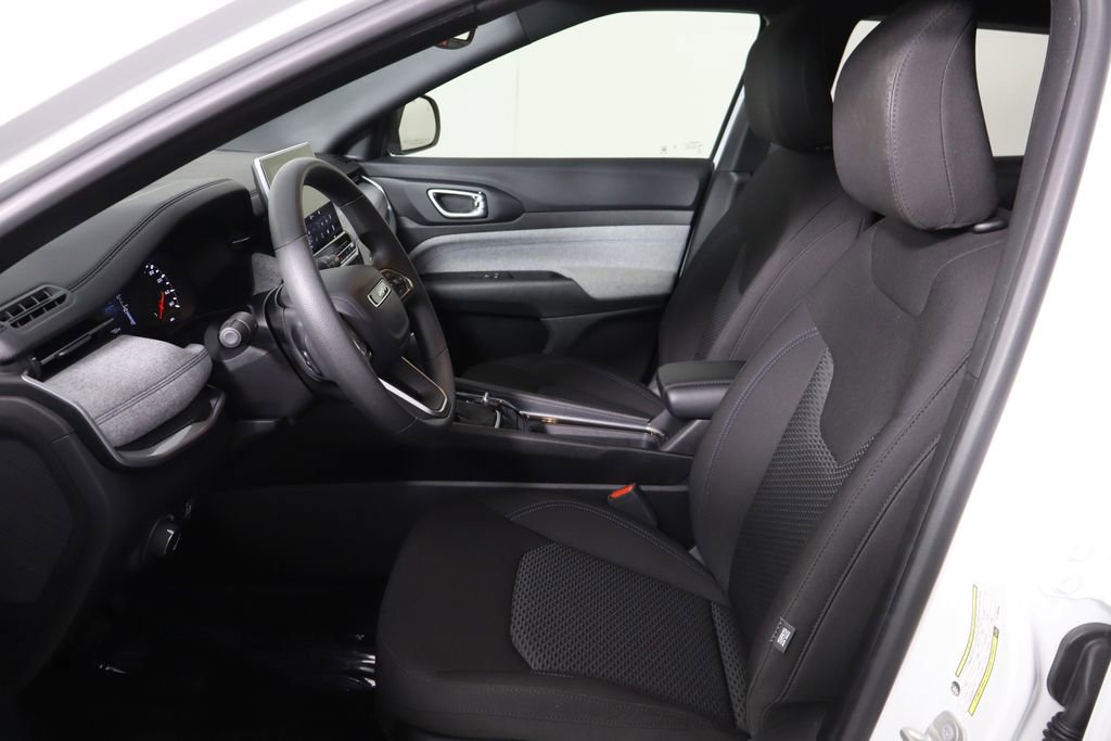 Used 2024 Jeep Compass Sport AWD/4WD image 14
