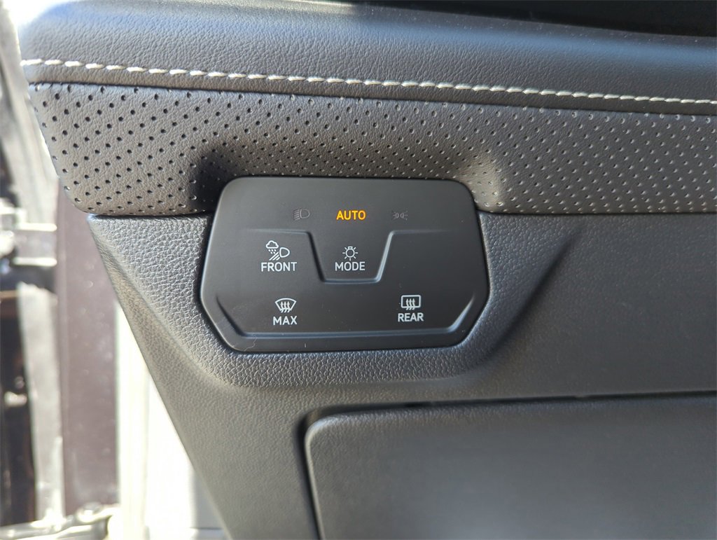 Used 2025 Volkswagen Atlas SE image 41