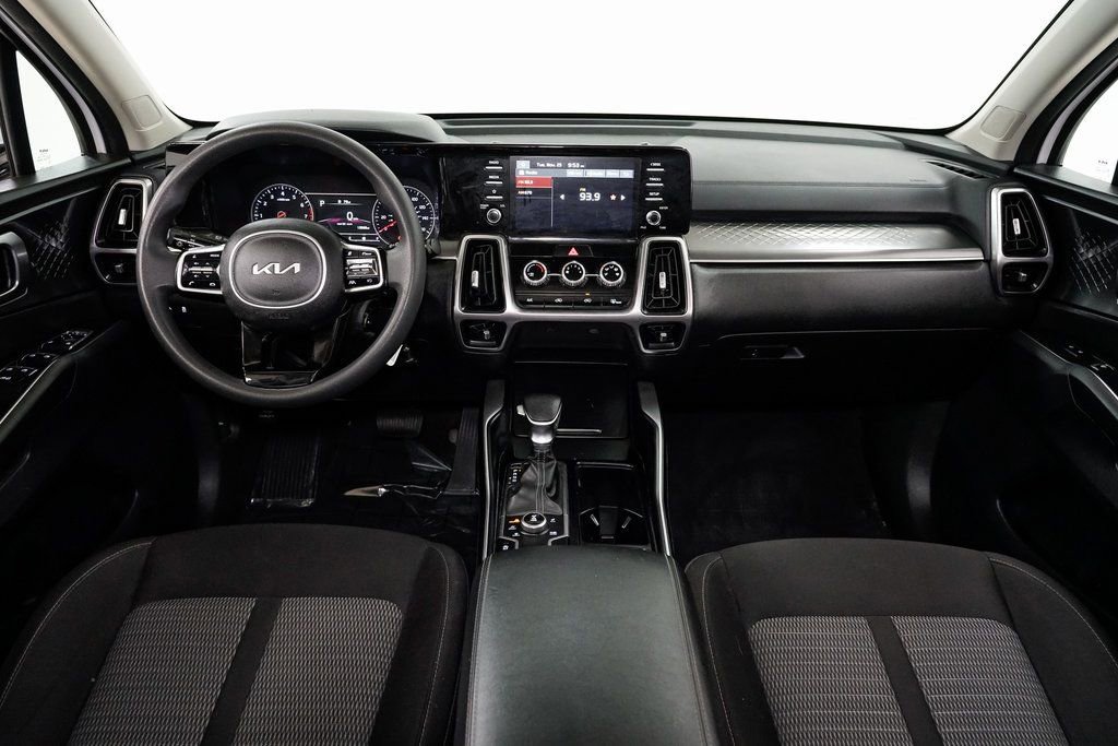 Used 2023 Kia Sorento LX image 26