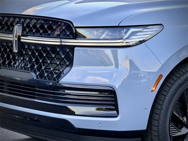 New 2025 Lincoln Navigator Reserve image 2
