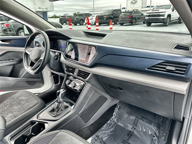 Used 2024 Volkswagen Taos SE image 29