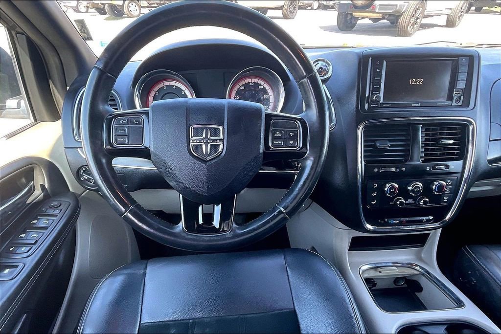 Used 2017 Dodge Grand Caravan SXT image 5