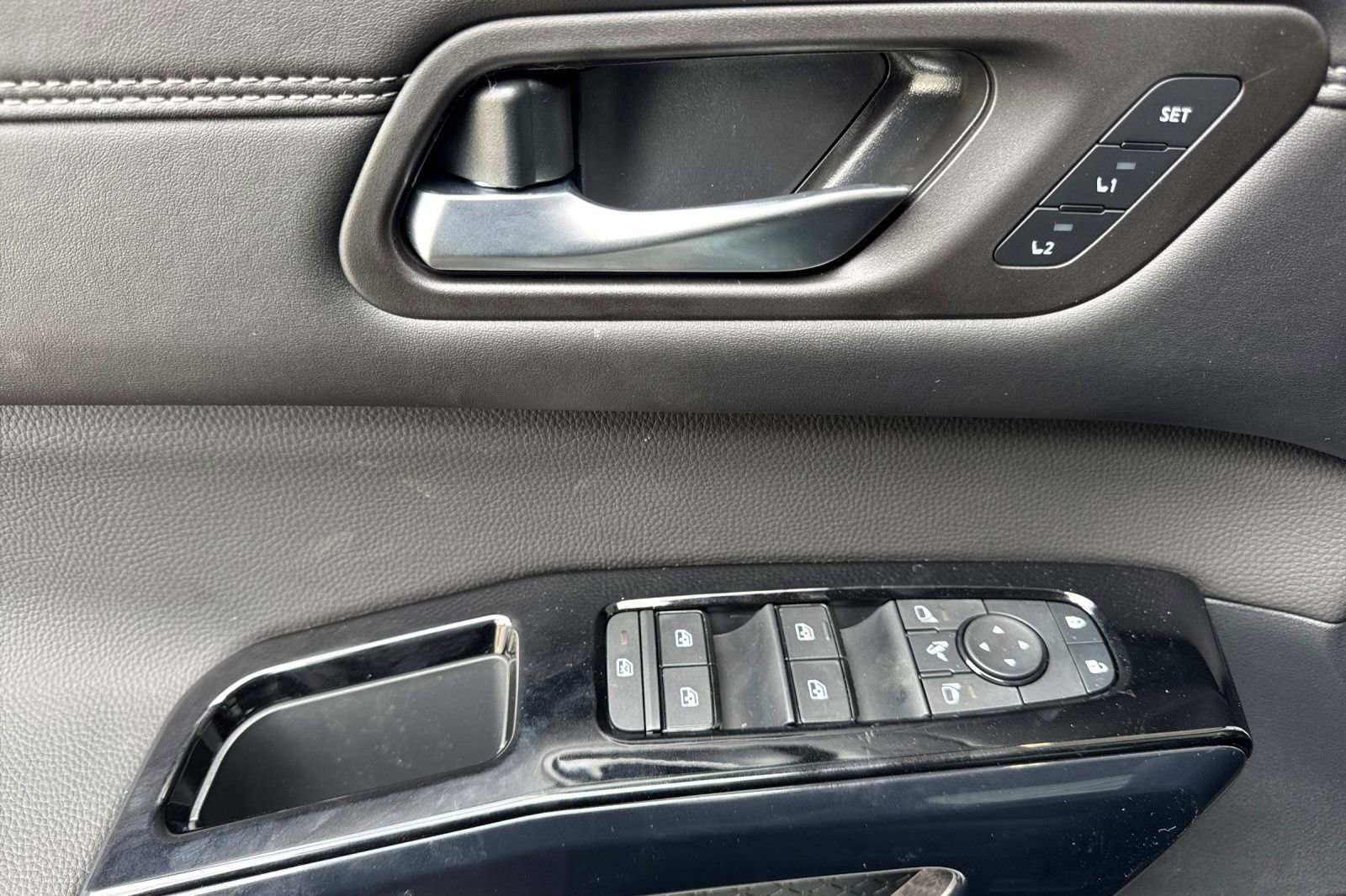 New 2026 Nissan Pathfinder Platinum AWD/4WD image 12