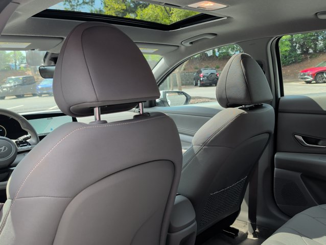 Used 2025 Hyundai Elantra SEL FWD image 20