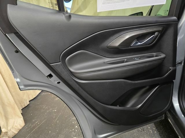 Used 2023 GMC Terrain SLE w/ Driver Convenience Package image 27