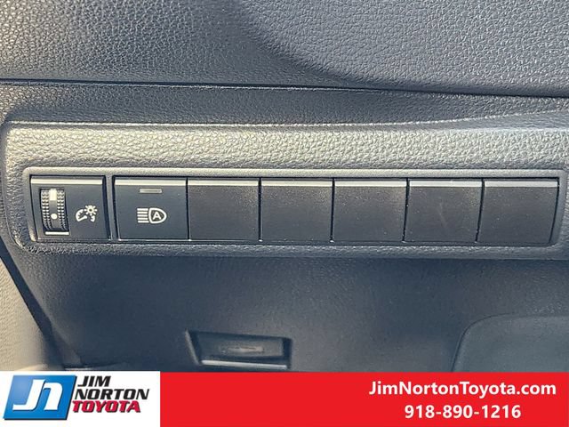 Used 2026 Toyota Corolla LE FWD image 22