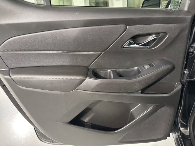 Used 2022 Chevrolet Traverse LT image 20