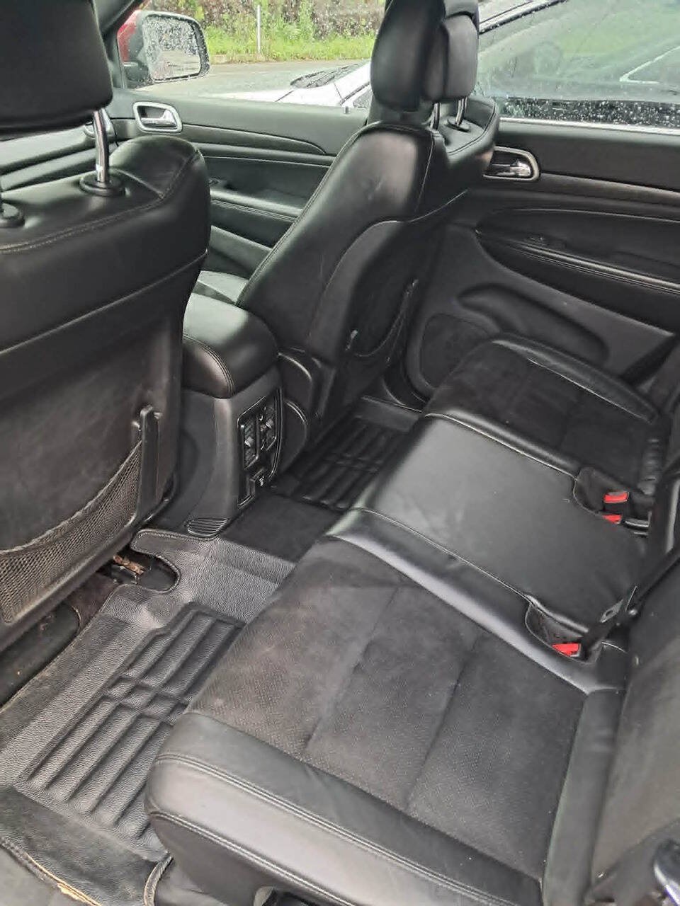 Used 2018 Jeep Grand Cherokee Altitude AWD/4WD image 5