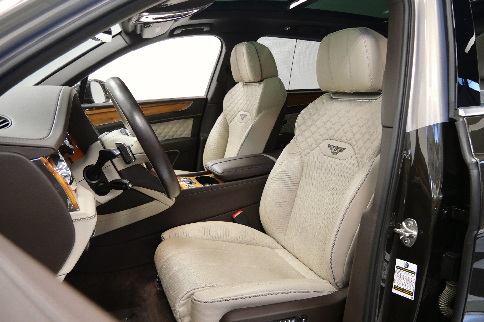 Used 2021 Bentley Bentayga Hybrid -Mulliner Driving Speci image 23