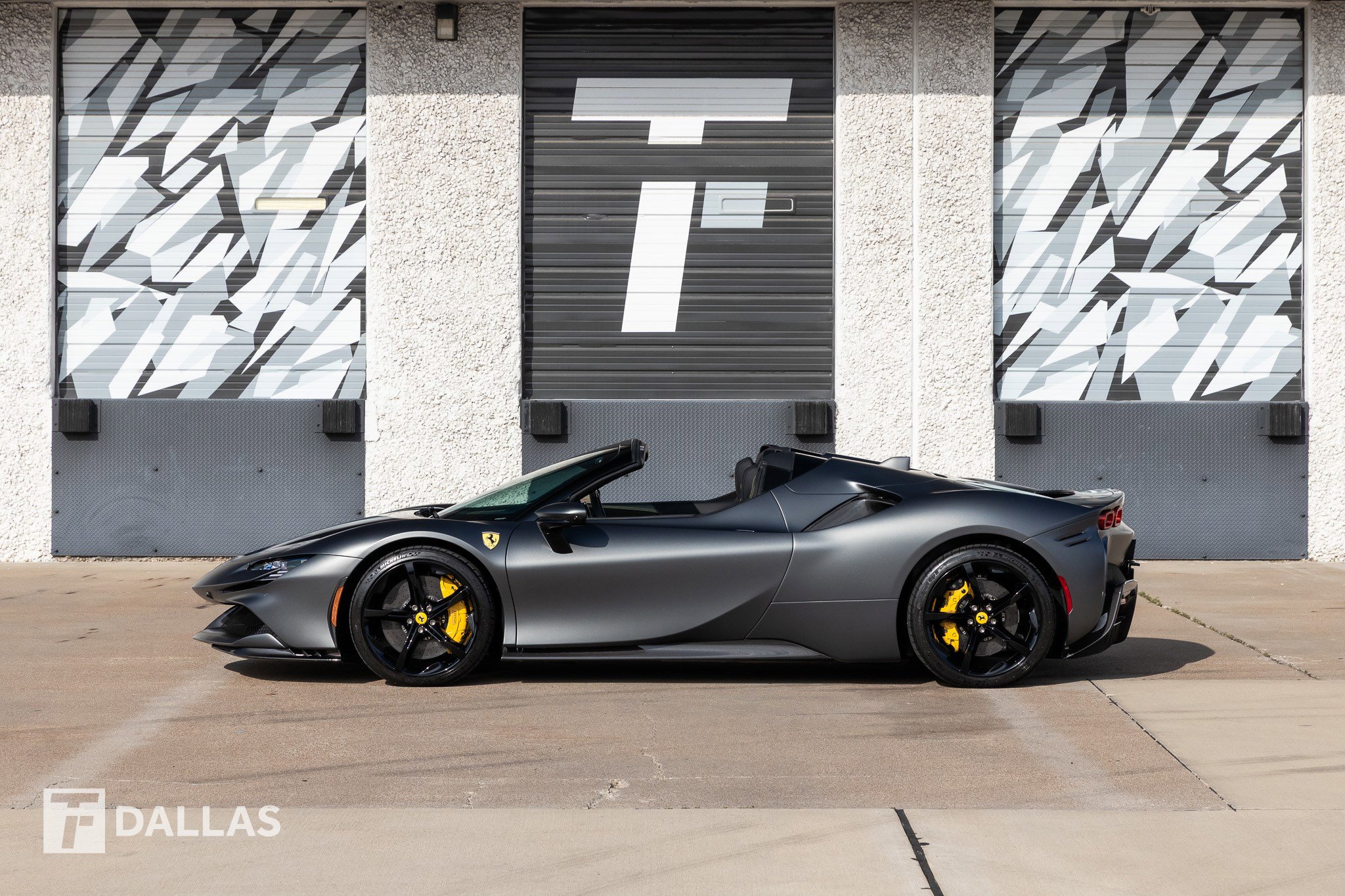 Used 2025 Ferrari SF90 Spider Spider image 9