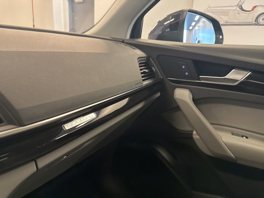 Used 2020 Audi Q5 2.0T Premium w/ Convenience Package image 29