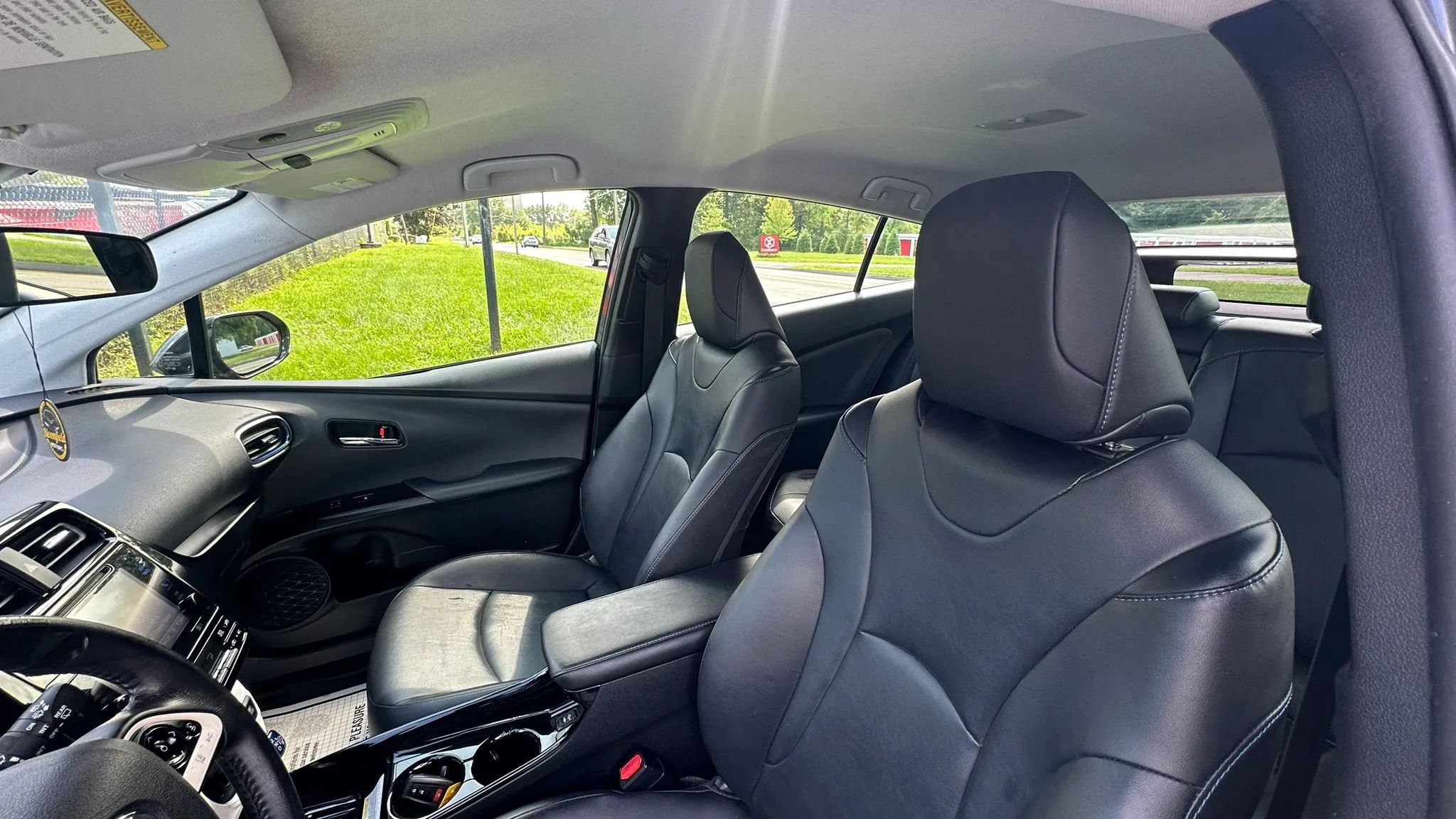 Used 2017 Toyota Prius Three Touring FWD image 17
