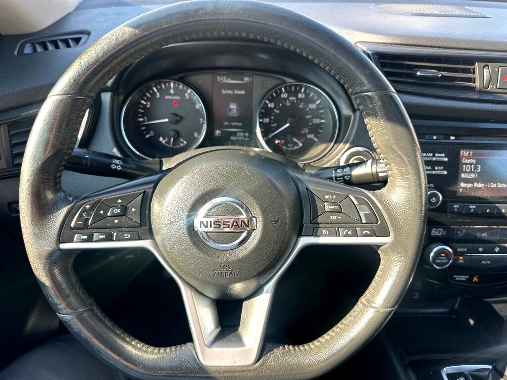 Used 2017 Nissan Rogue SV image 38