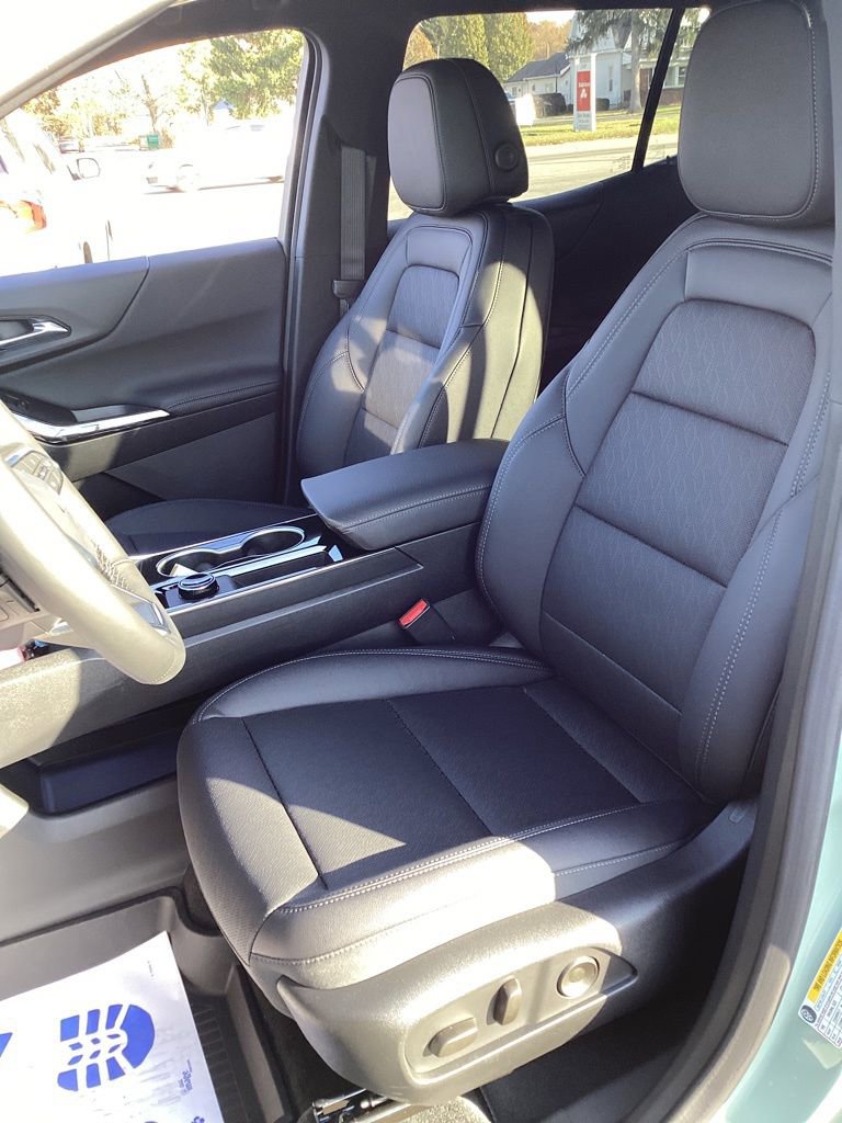 New 2026 Chevrolet Equinox LT w/ Convenience Package II image 28