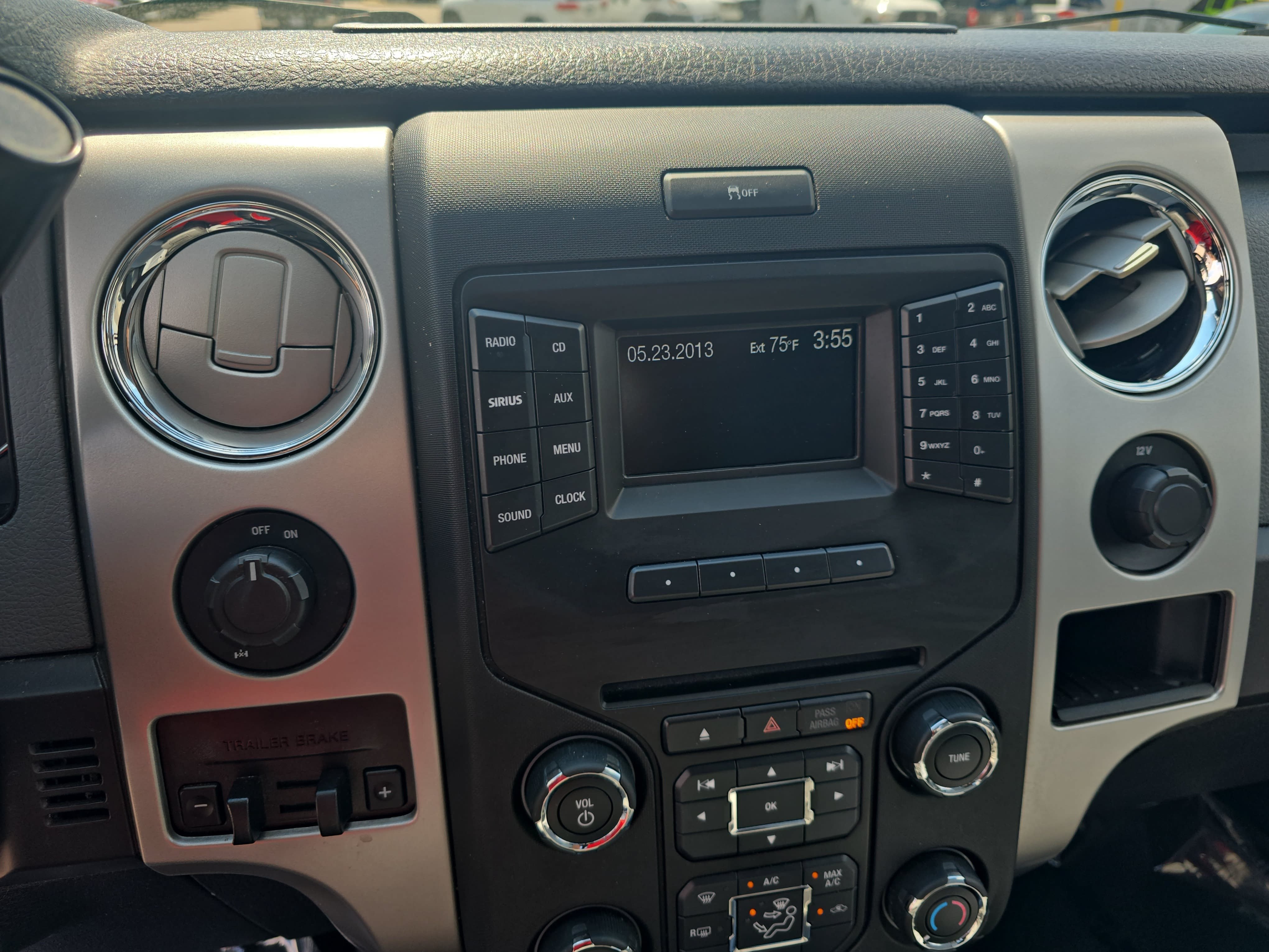 Used 2013 Ford F150 XLT w/ Luxury Equipment Group RWD image 22