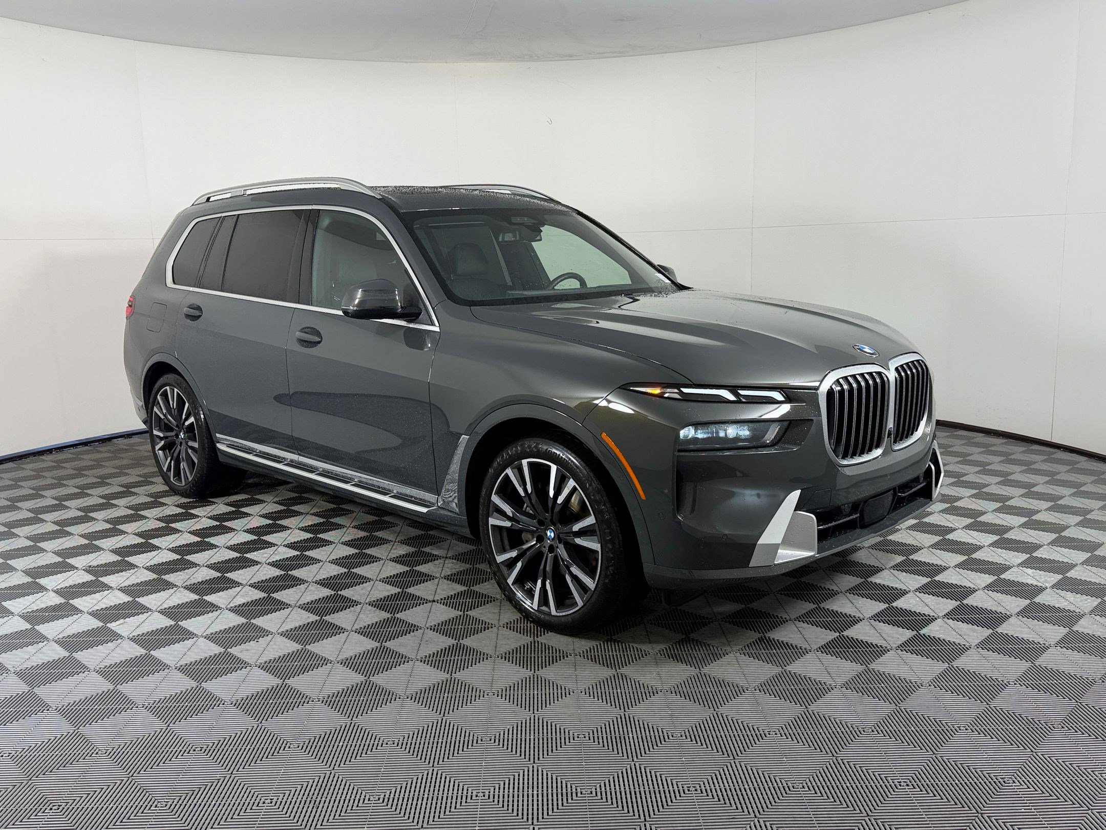 Certified 2024 BMW X7 xDrive40i w/ Executive Package AWD/4WD image 7