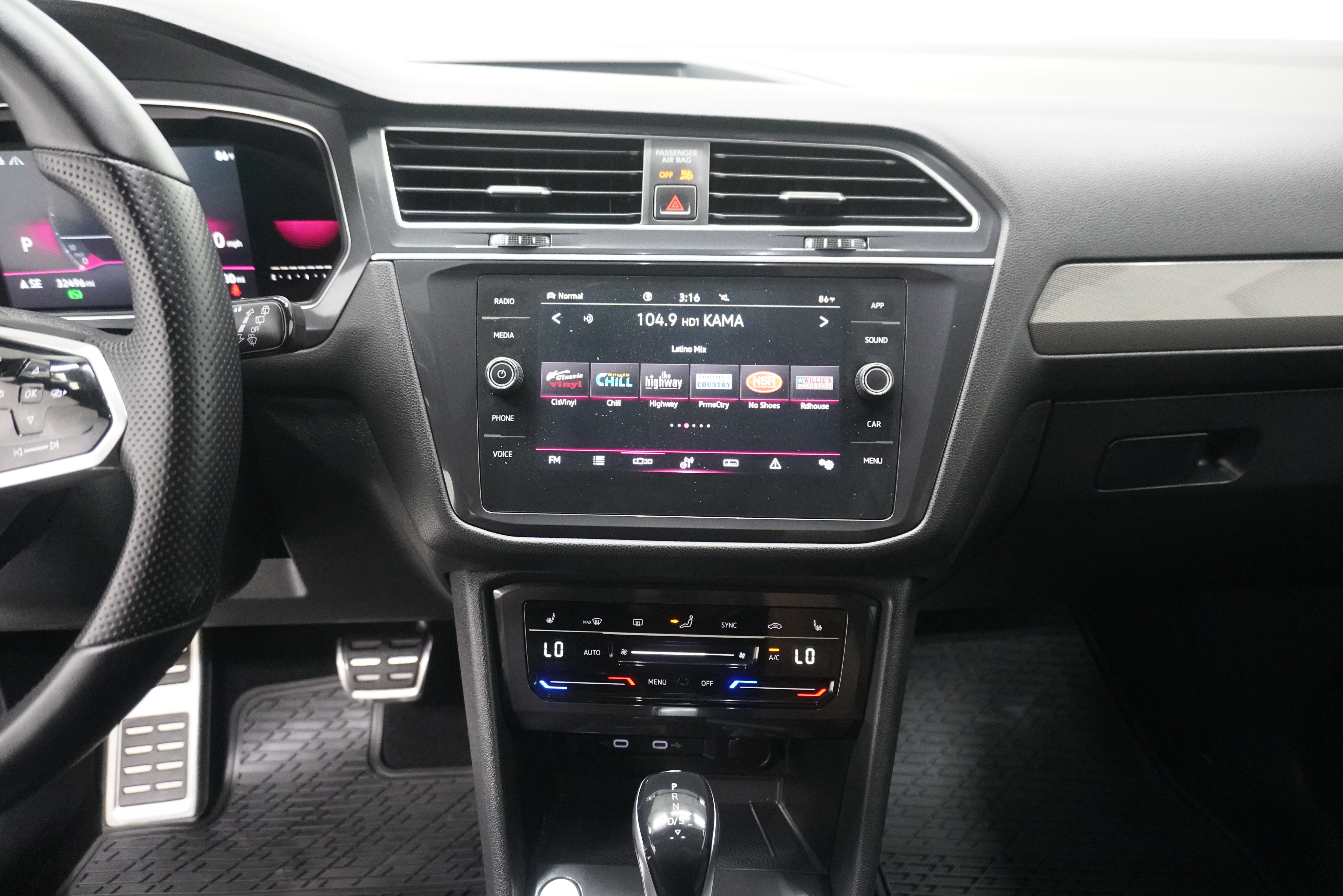 Used 2022 Volkswagen Tiguan SE R-Line AWD/4WD image 20