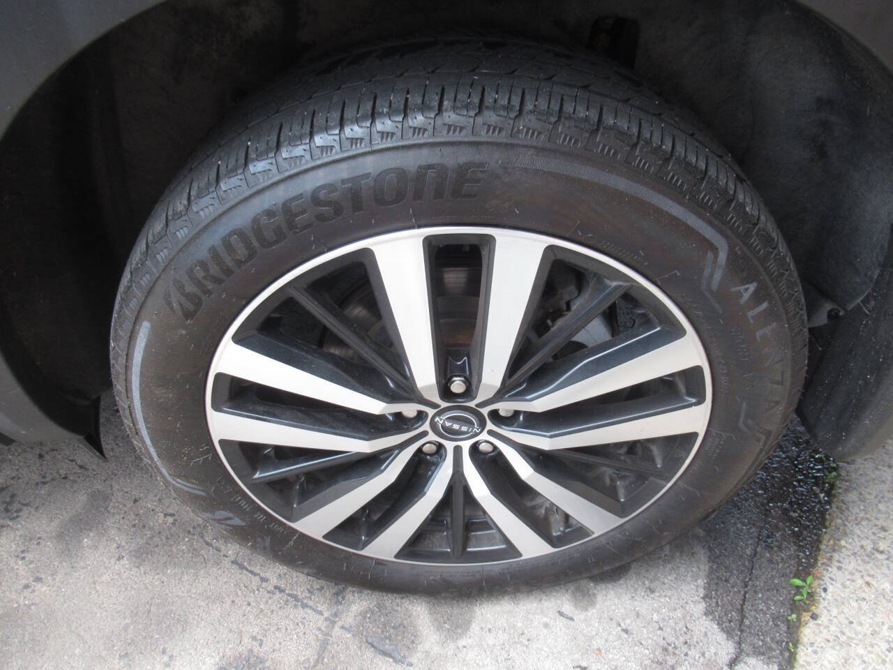 Used 2025 Nissan Pathfinder Platinum AWD/4WD image 15