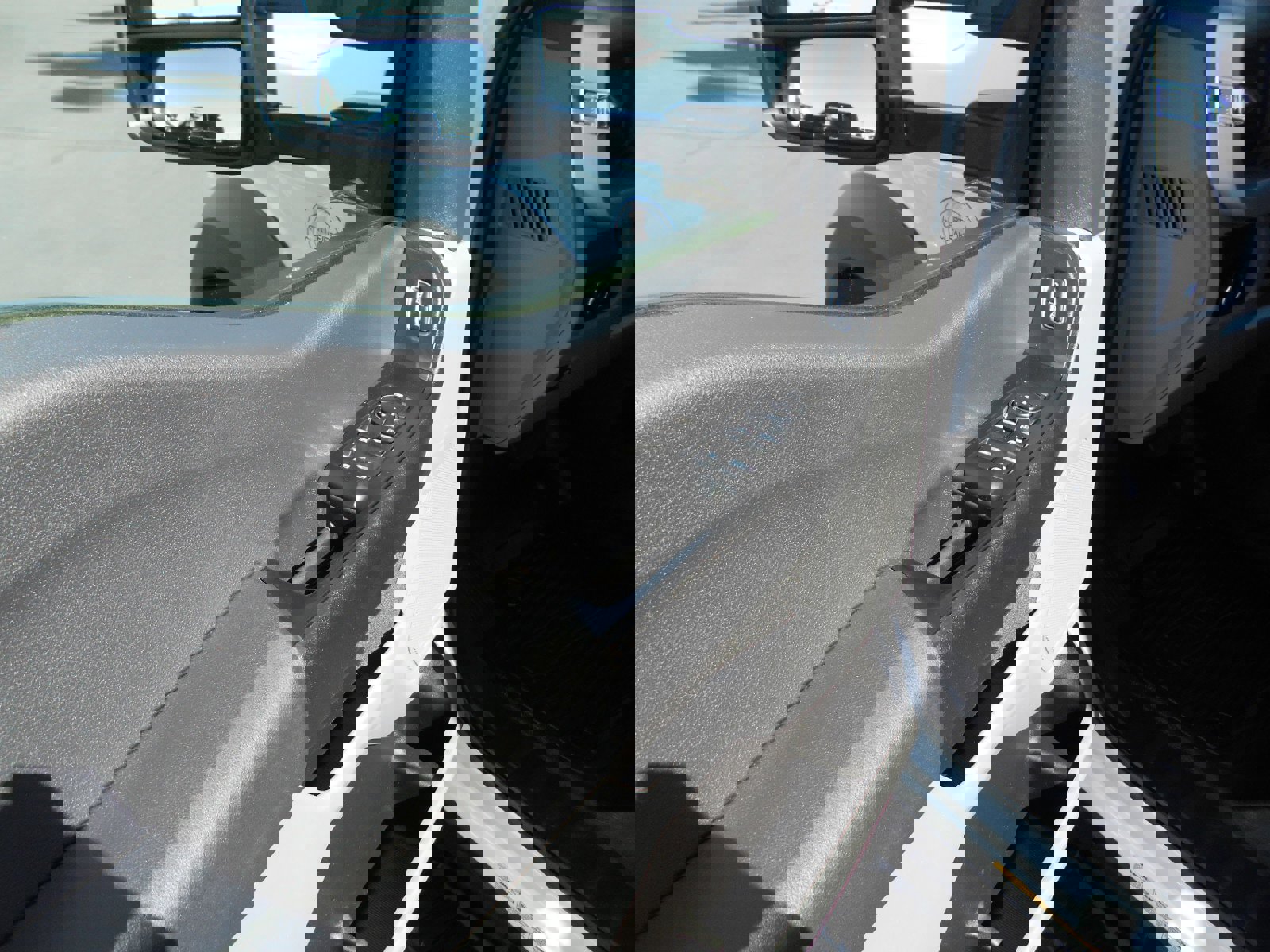 Used 2024 Ford F550 4x4 Crew Cab Super Duty image 7