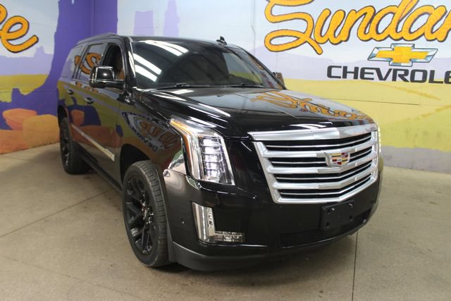 Used 2018 Cadillac Escalade Platinum AWD/4WD image 4