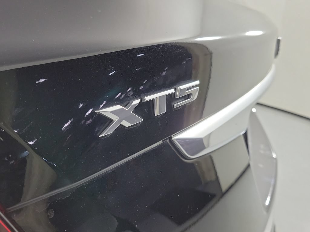 Certified 2023 Cadillac XT5 Luxury FWD image 5