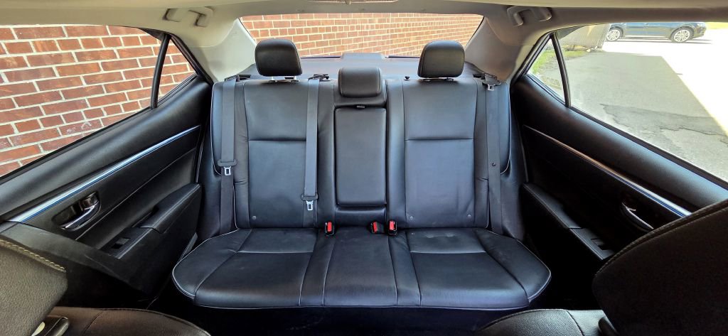 Used 2015 Toyota Corolla S Premium FWD image 8