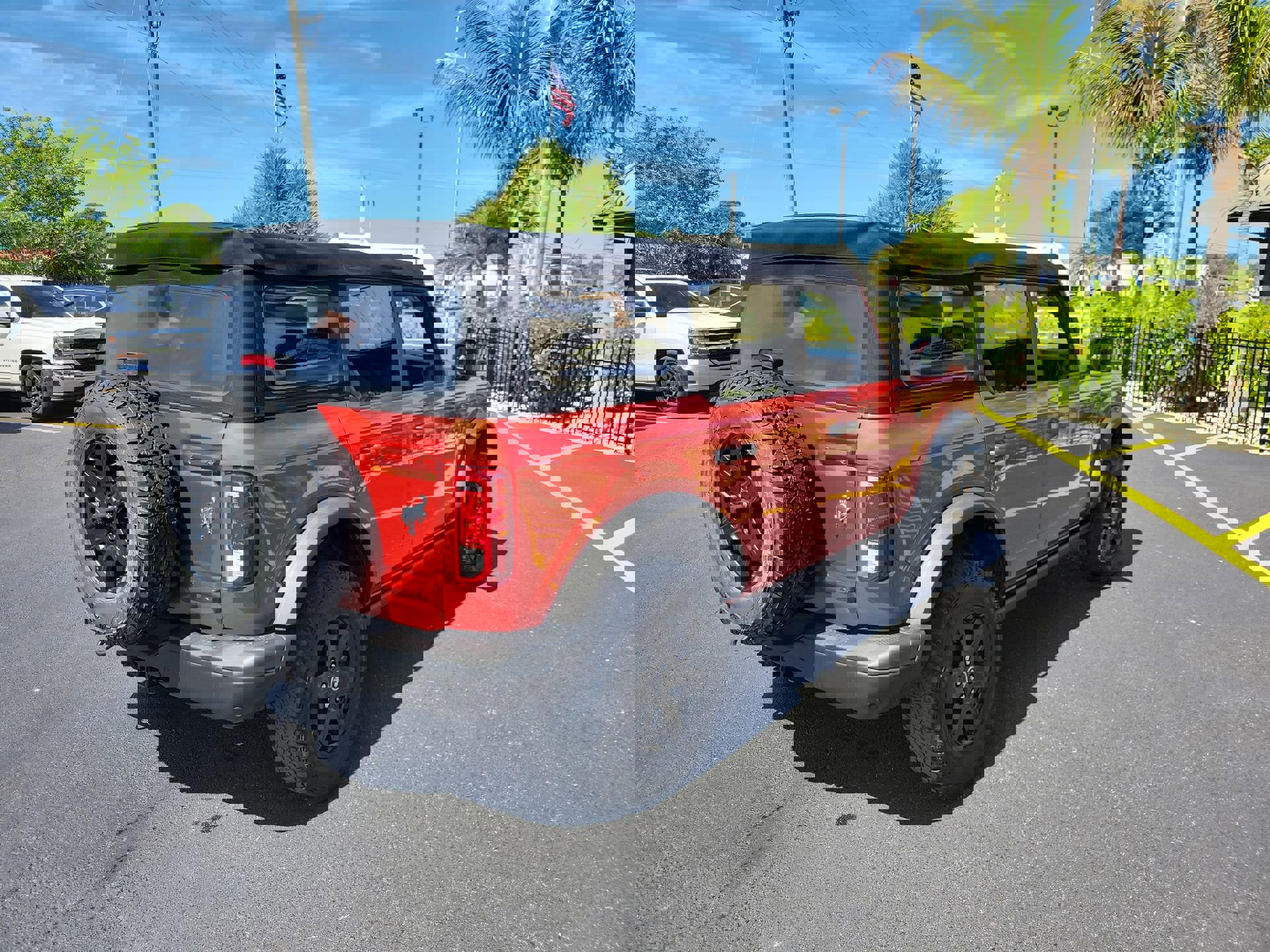 Used 2022 Ford Bronco Black Diamond image 6