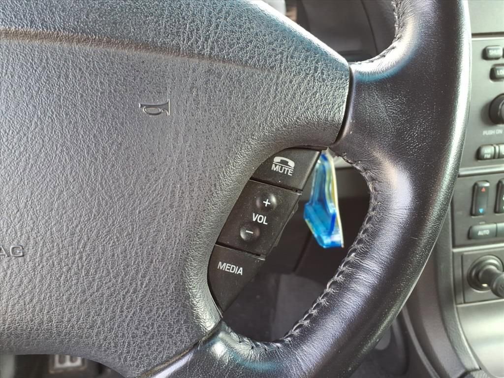 Used 2003 Ford Thunderbird Deluxe image 20