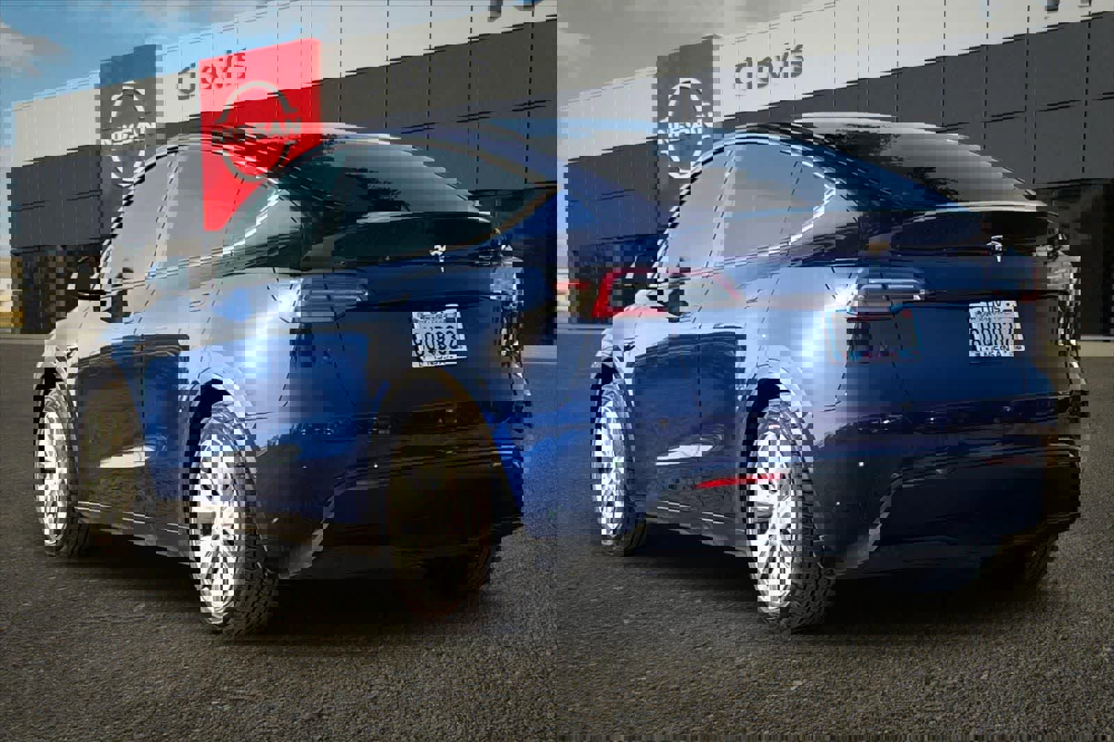 Used 2021 Tesla Model Y 2WD image 7