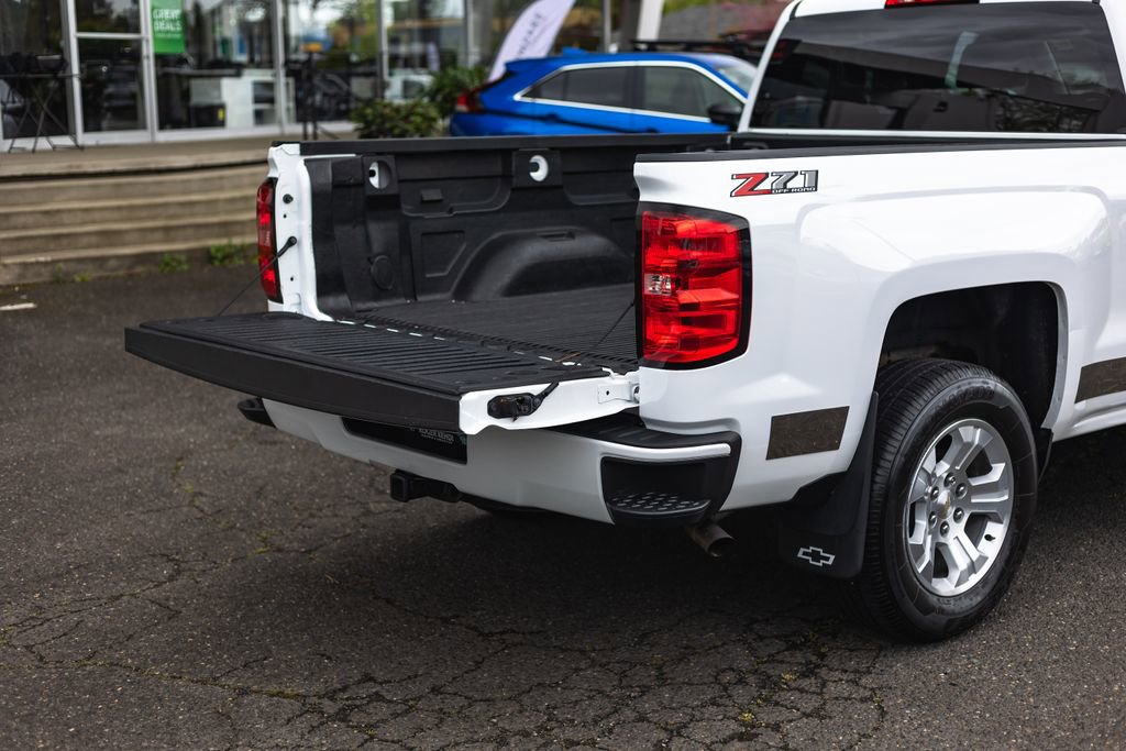 Used 2018 Chevrolet Silverado 1500 LT w/ All Star Edition AWD/4WD image 10