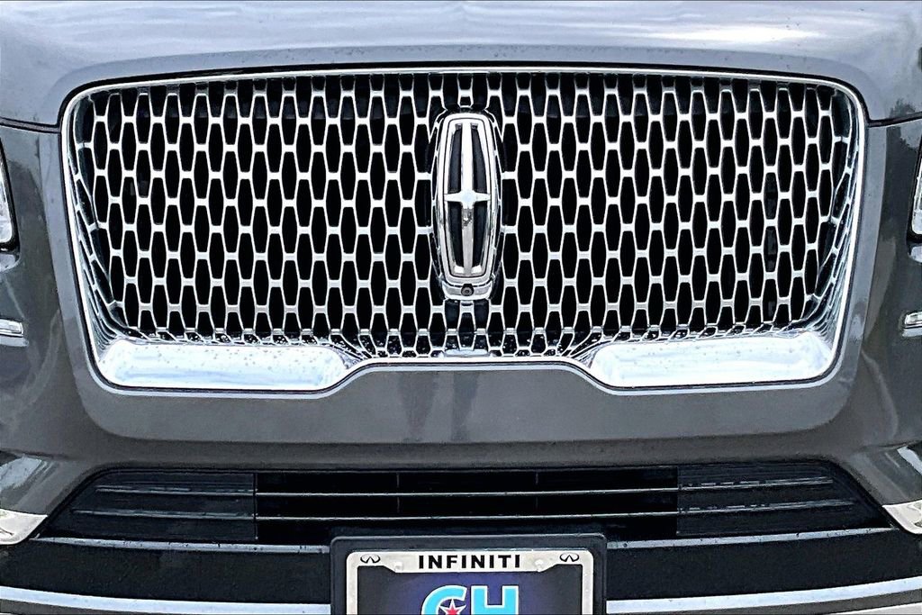 Used 2018 Lincoln Navigator Reserve AWD/4WD image 12