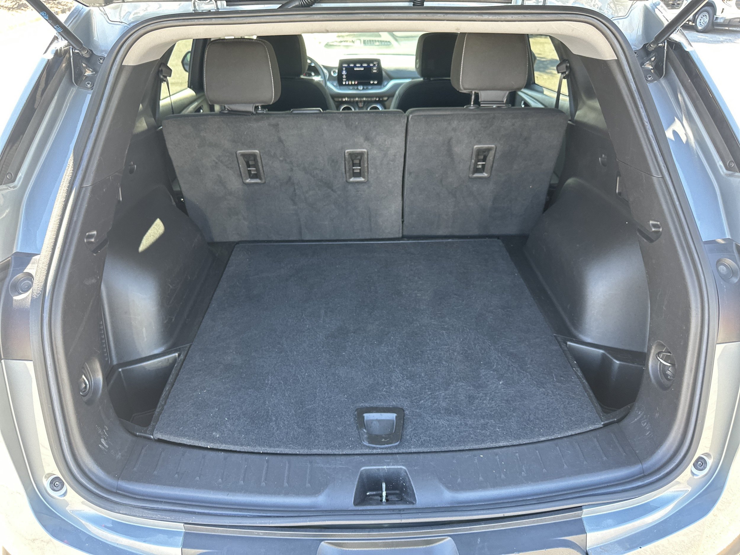 Used 2025 Chevrolet Blazer LT FWD image 18