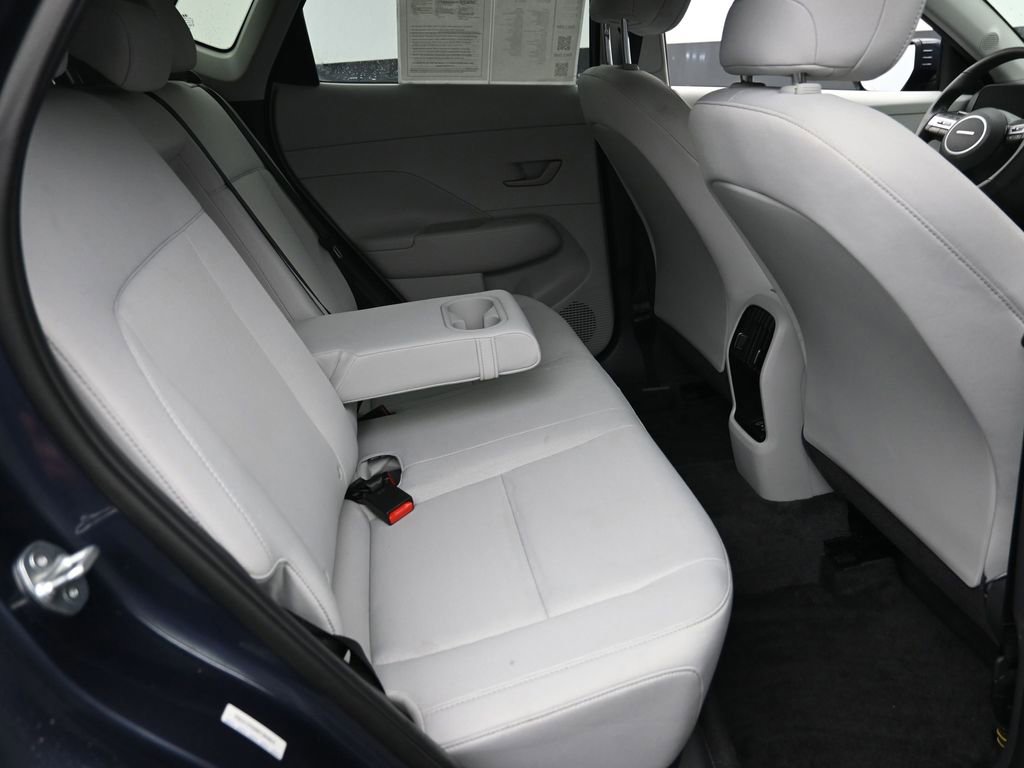 Used 2025 Hyundai Kona SEL image 8