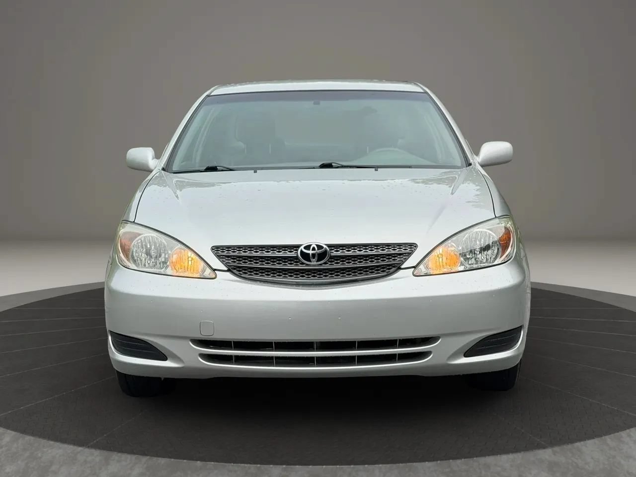 Used 2004 Toyota Camry LE FWD image 2