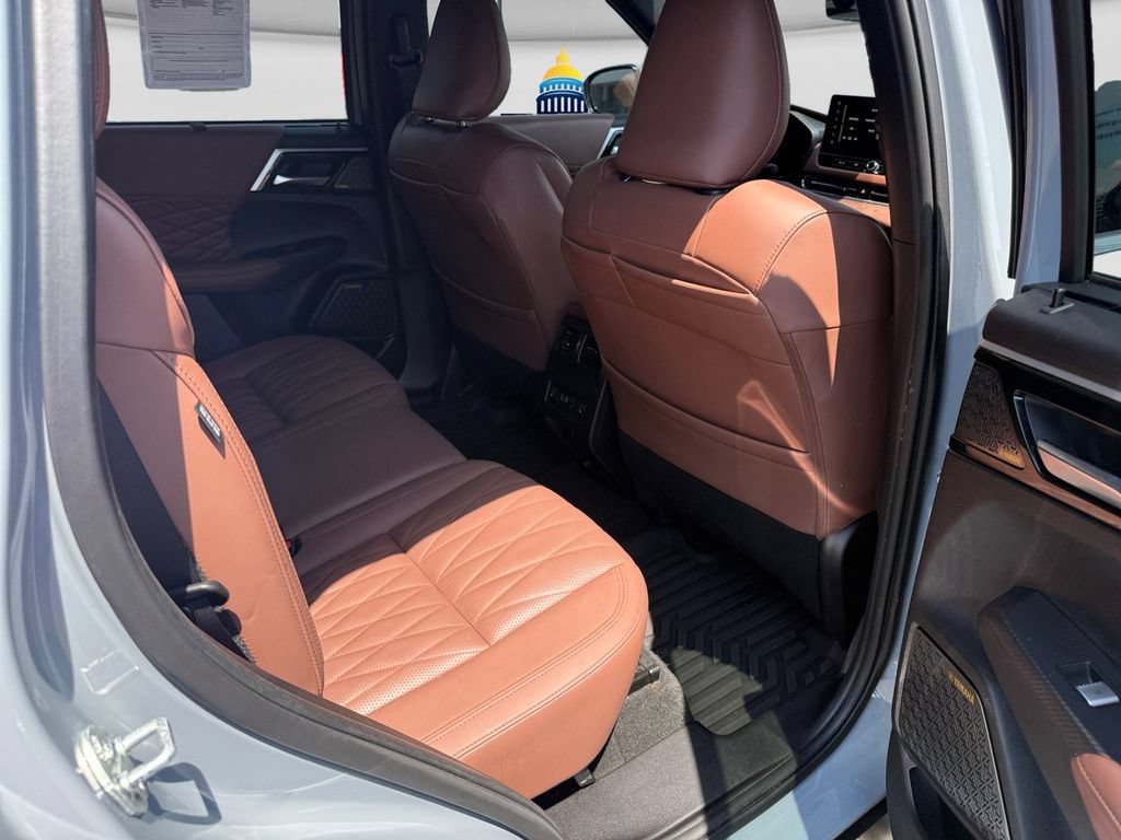 Used 2025 Mitsubishi Outlander SEL FWD image 26