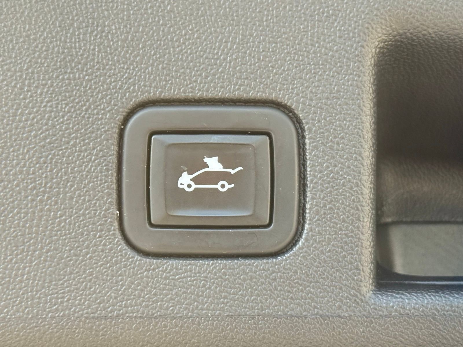 Used 2022 Chevrolet Equinox LT FWD image 17