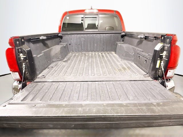Used 2019 Toyota Tacoma SR5 RWD image 33