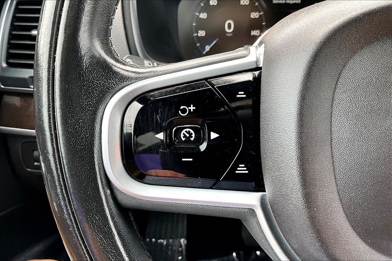 Used 2019 Volvo XC90 T6 Momentum w/ Advanced Package AWD/4WD image 16