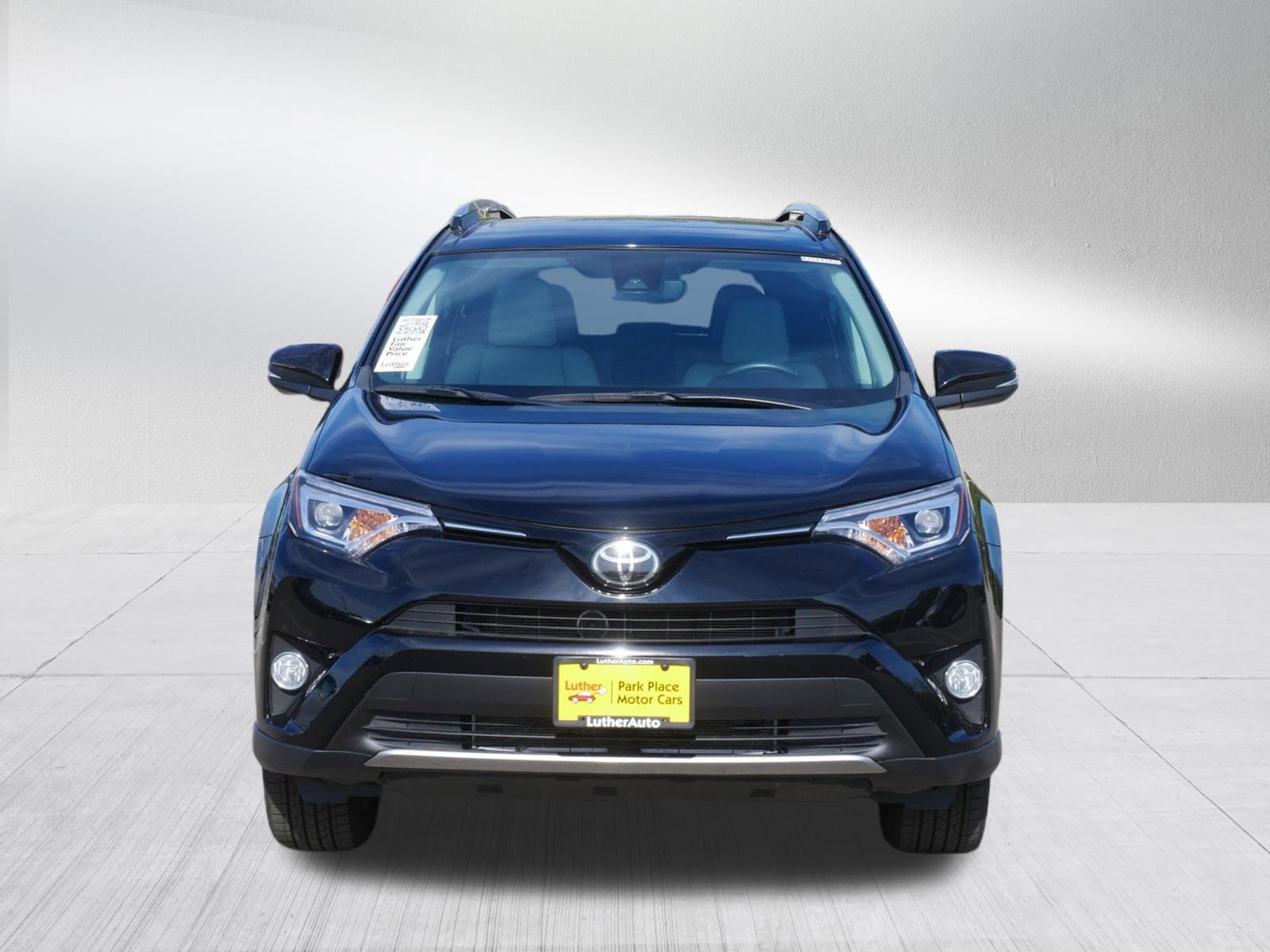 Used 2018 Toyota RAV4 Limited image 2