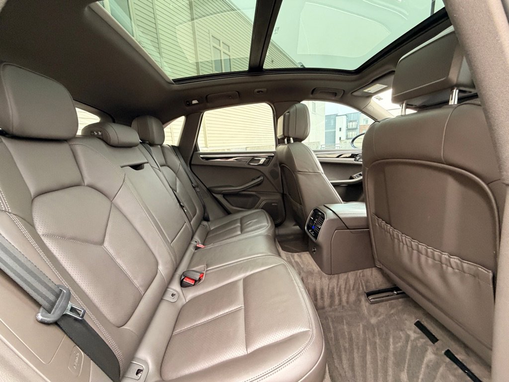 Used 2017 Porsche Macan S image 19