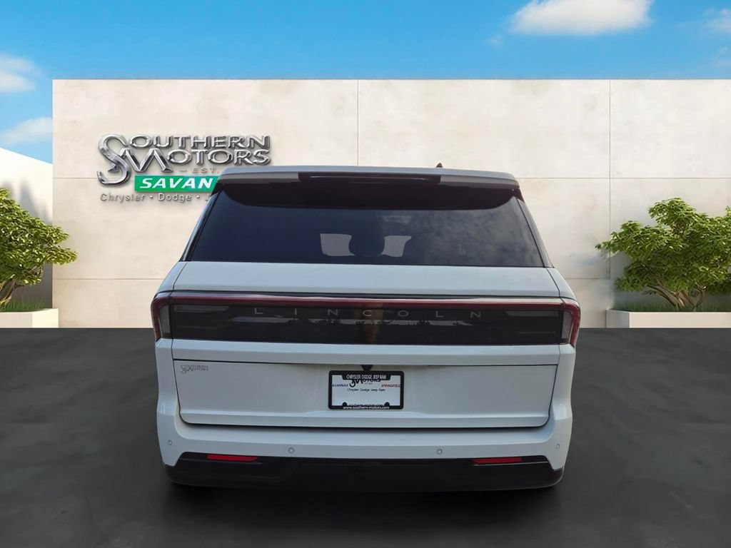 Used 2025 Lincoln Navigator Black Label AWD/4WD image 4