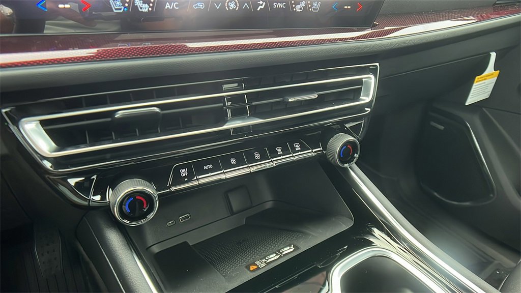 New 2026 Chevrolet Traverse RS w/ LPO, Floor Liner Package image 29