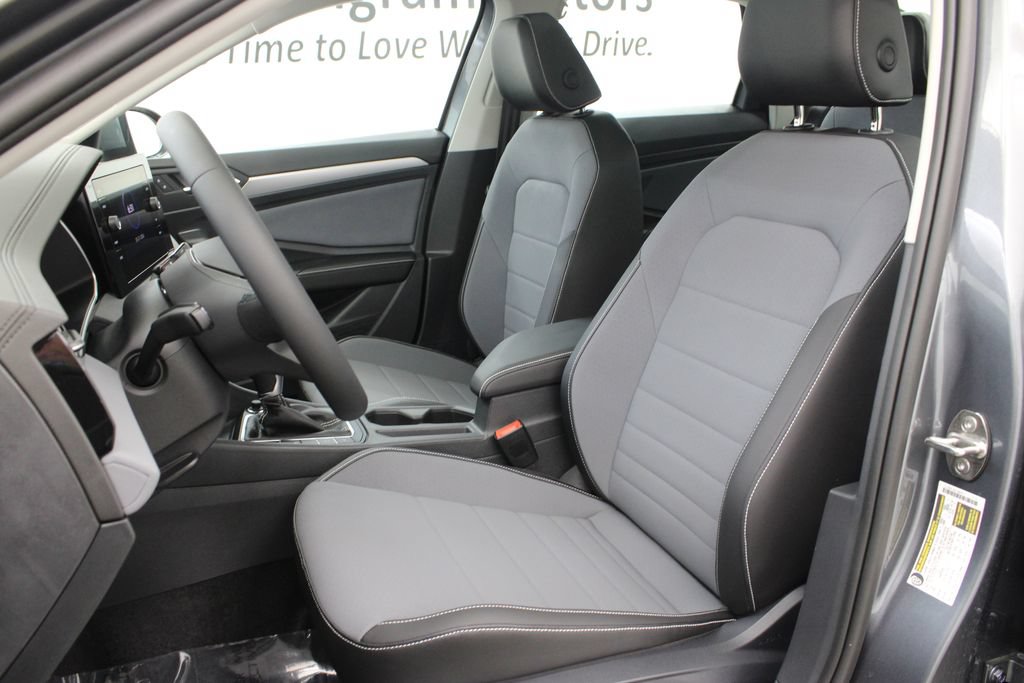 New 2026 Volkswagen Jetta SE FWD image 14