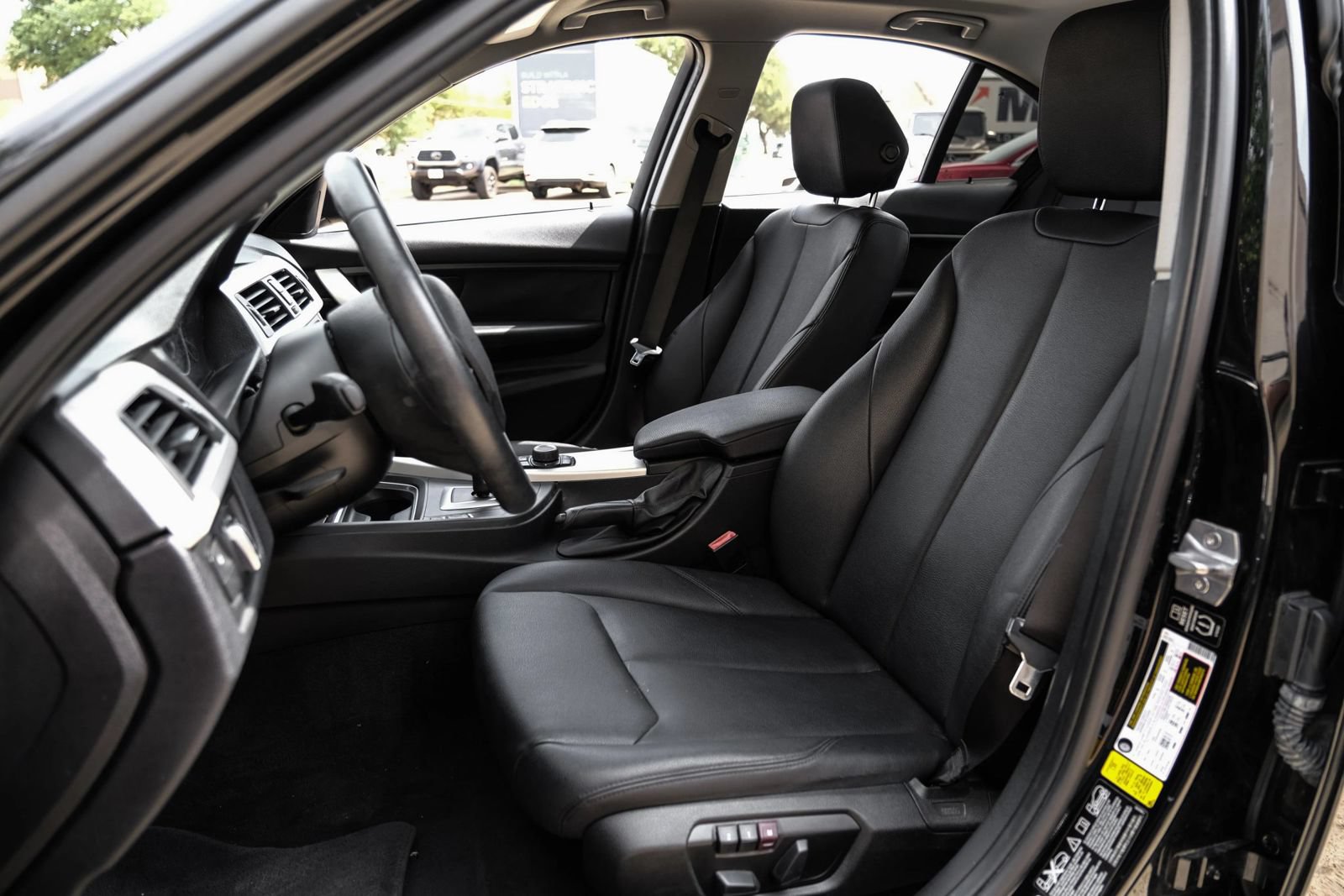 Used 2014 BMW 320i xDrive Sedan AWD/4WD image 32