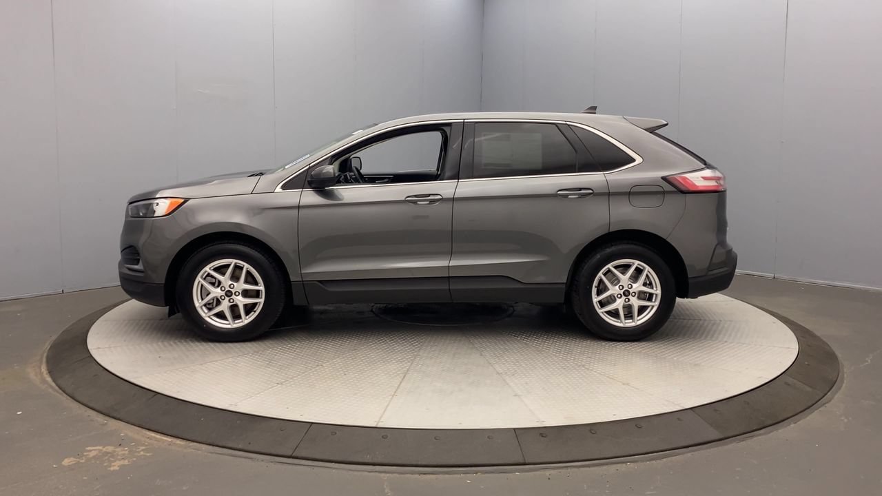 Used 2024 Ford Edge SEL AWD/4WD image 2